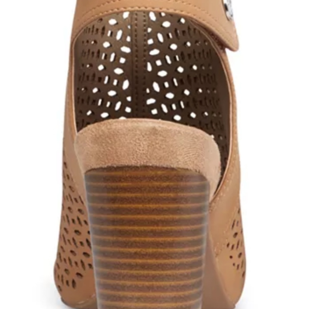 Giani Bernini Josieyy Memory Foam Perforated Shoot - image 2